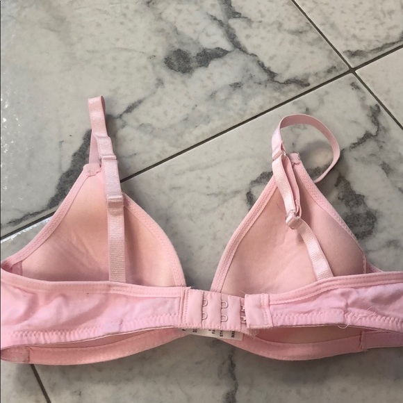 Girls 32A pink bra. Adjustable straps - Picture 3 of 4